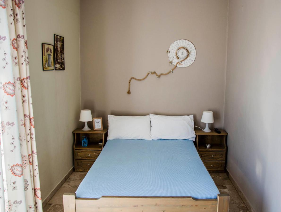 Drossinos Studios Poros Town Bagian luar foto