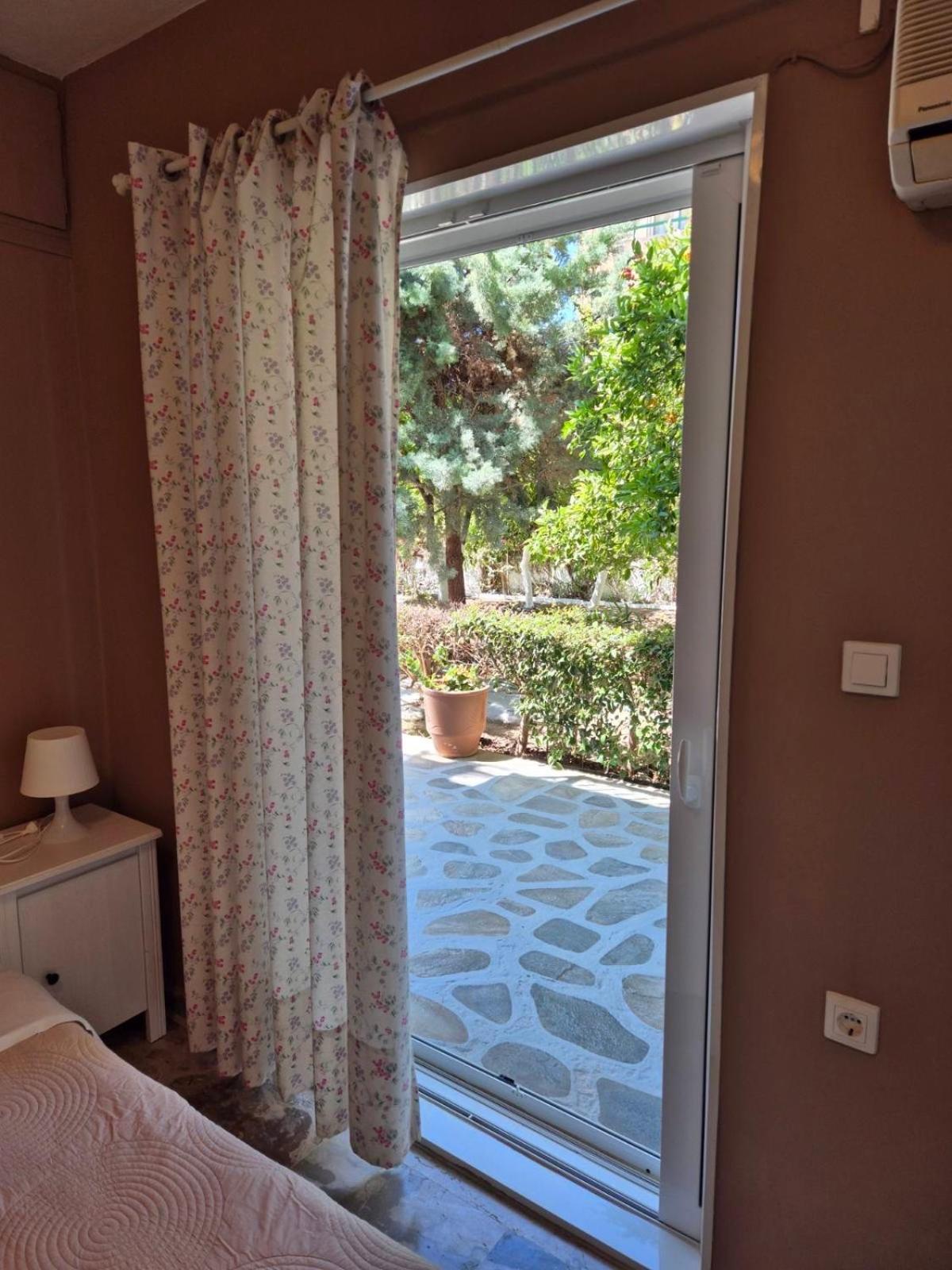 Drossinos Studios Poros Town Bagian luar foto