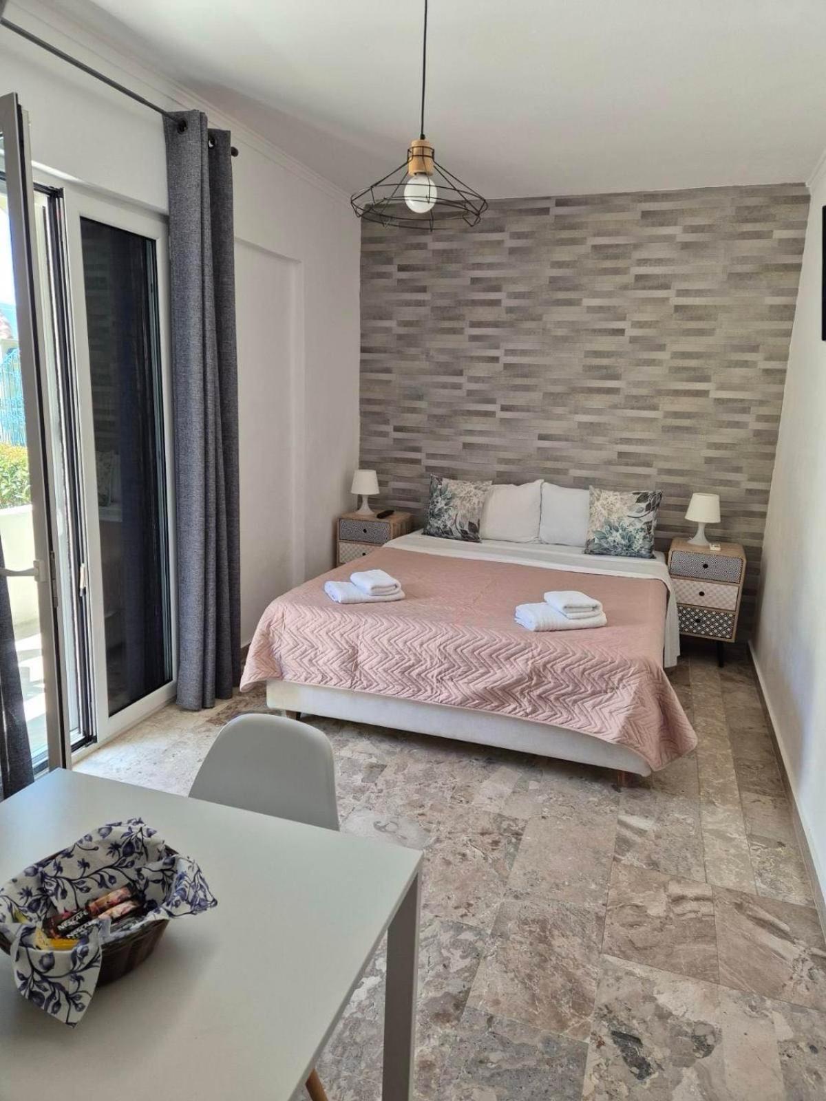 Drossinos Studios Poros Town Bagian luar foto