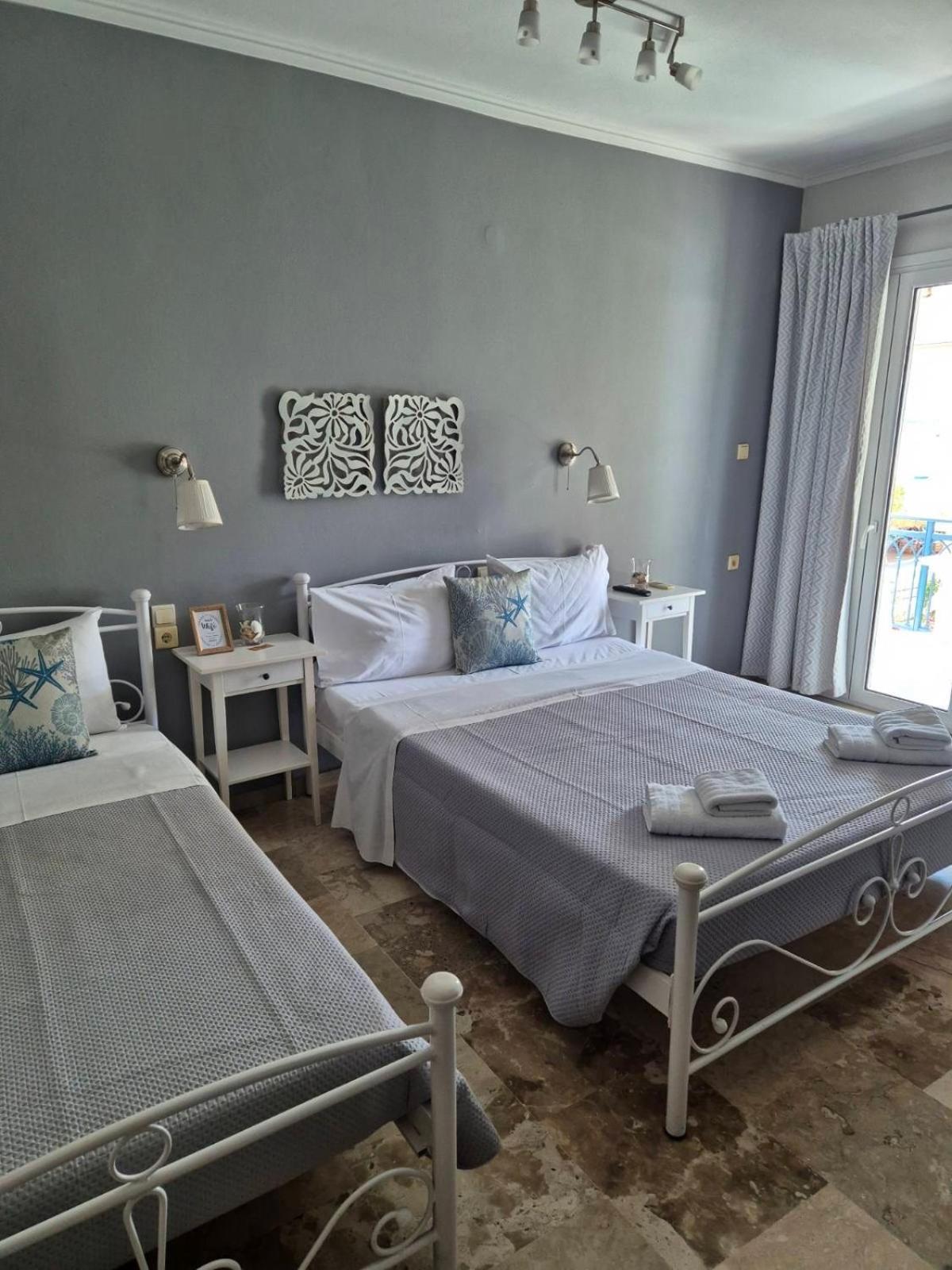 Drossinos Studios Poros Town Bagian luar foto