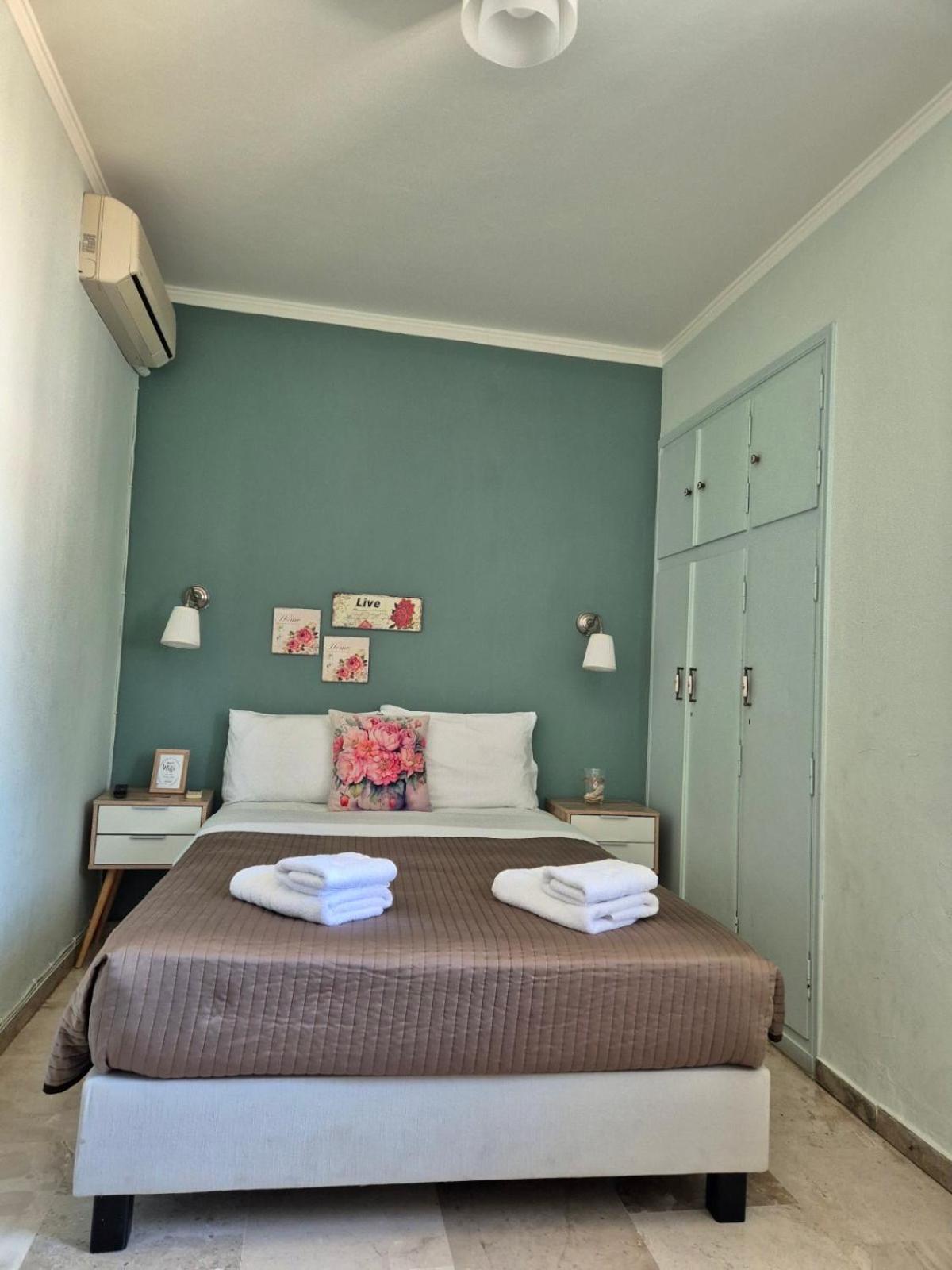 Drossinos Studios Poros Town Bagian luar foto