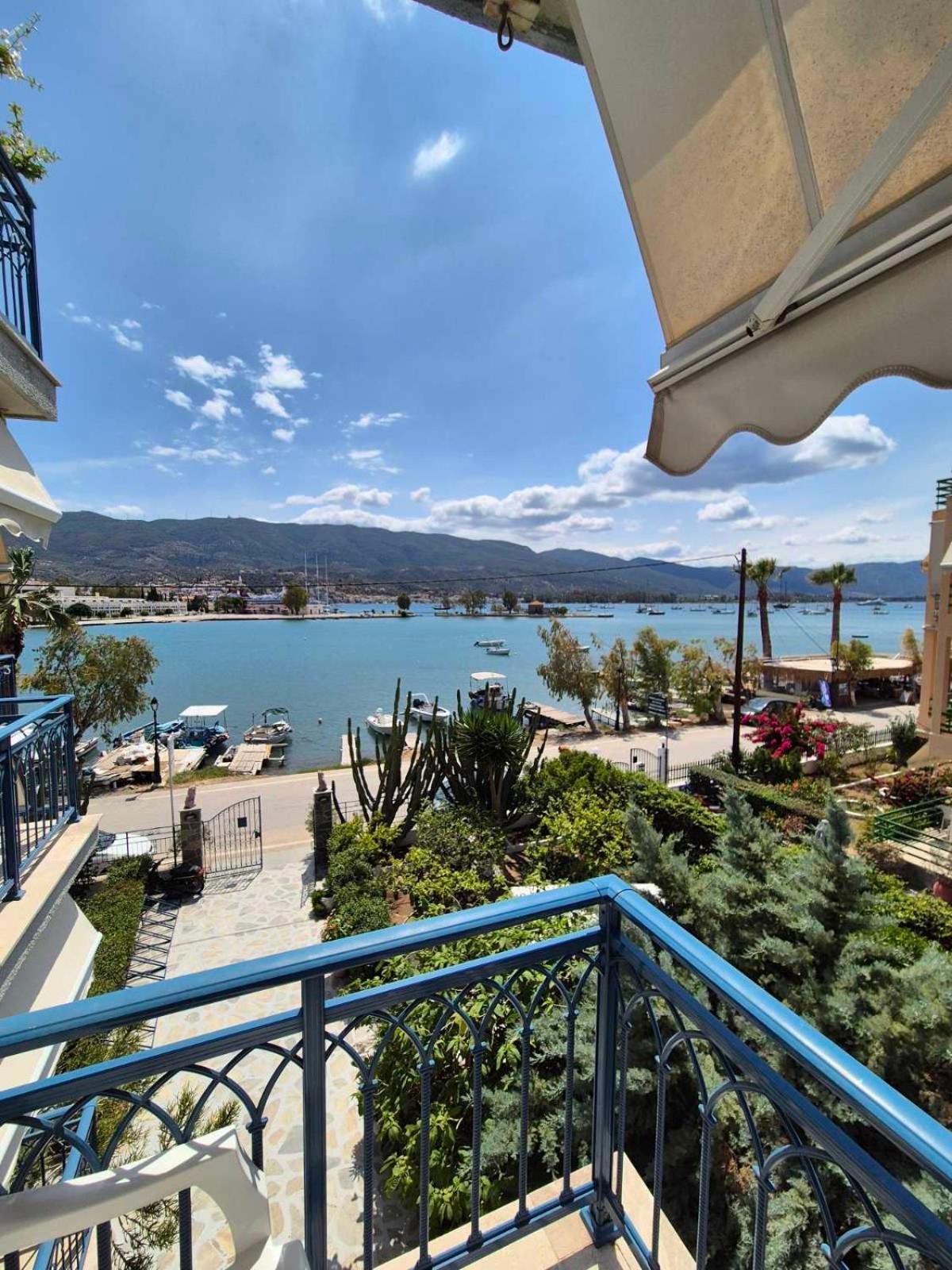 Drossinos Studios Poros Town Bagian luar foto